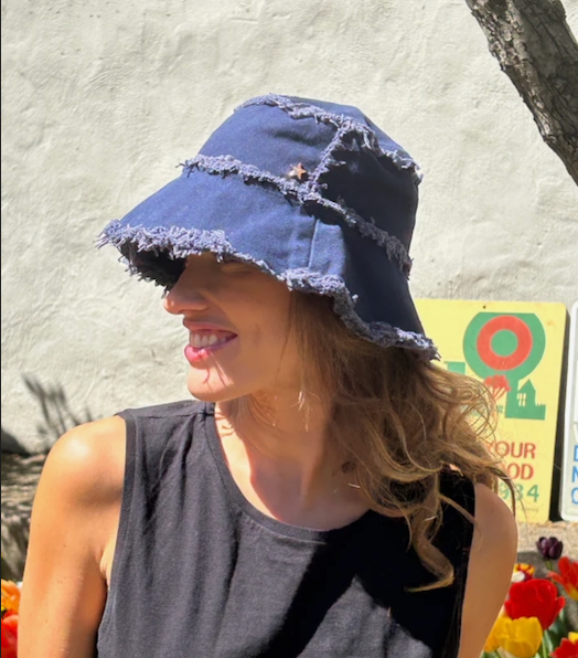 CANVAS BEACH BUCKET HAT