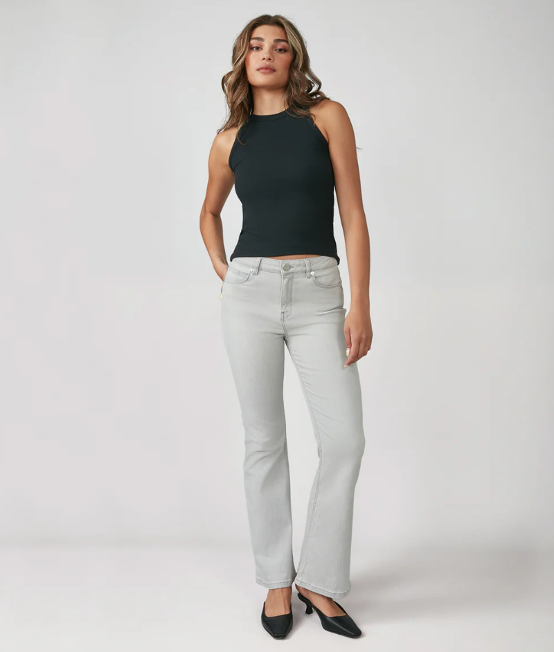 HIGH RISE FLARE JEAN 32"