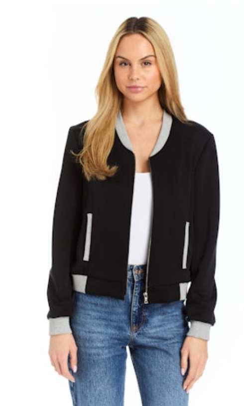 BARI AND ANSLIE TRAVEL OUTFIT