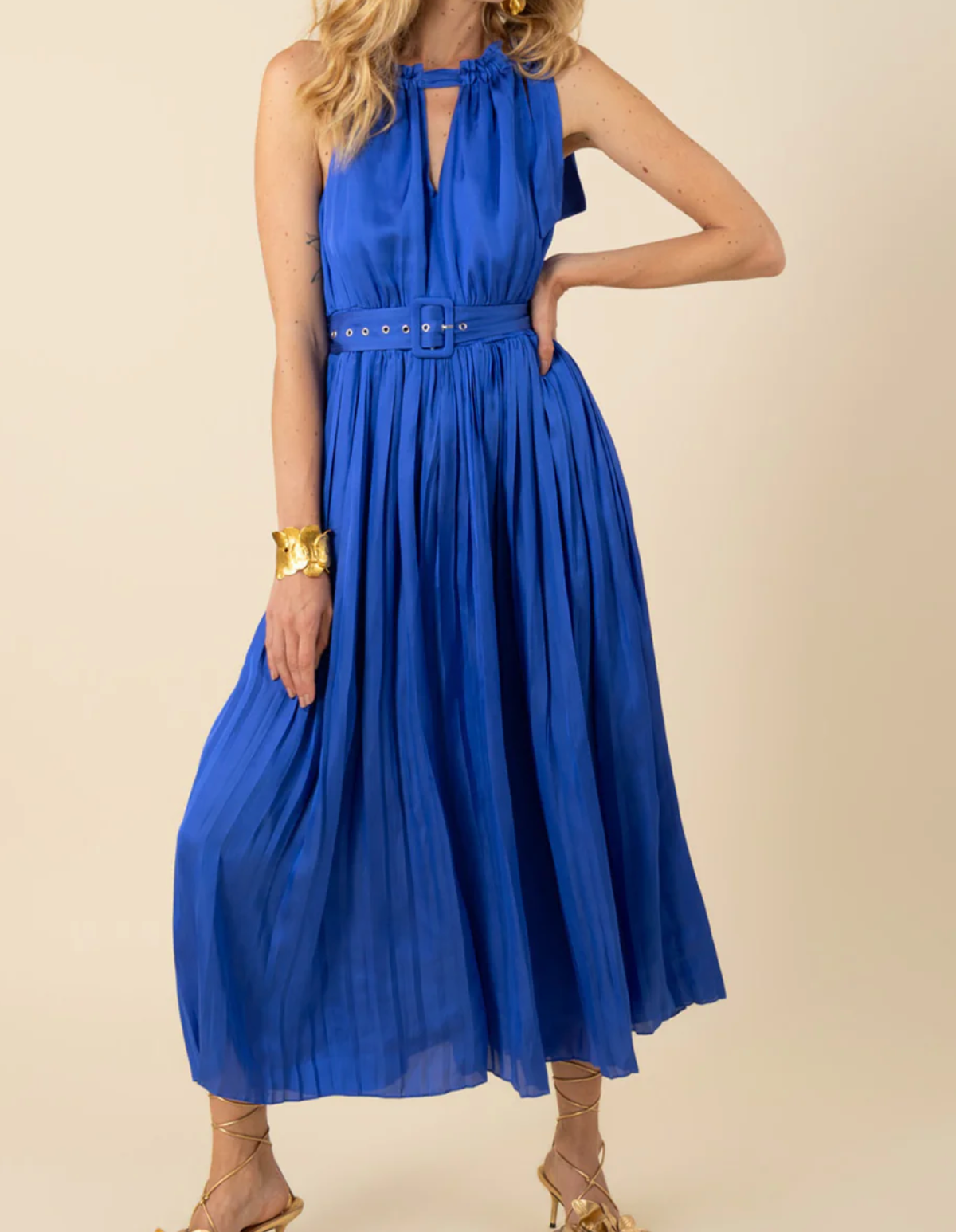 CHELSEA CHIFFON PLEATED SOLID DRESS