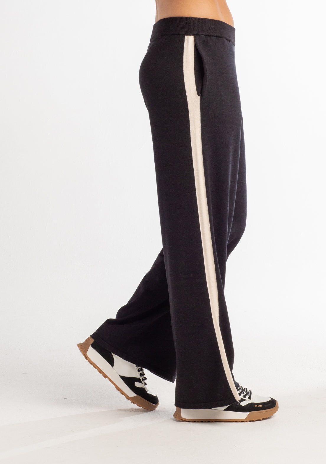 SINGLE STRIPE PANT