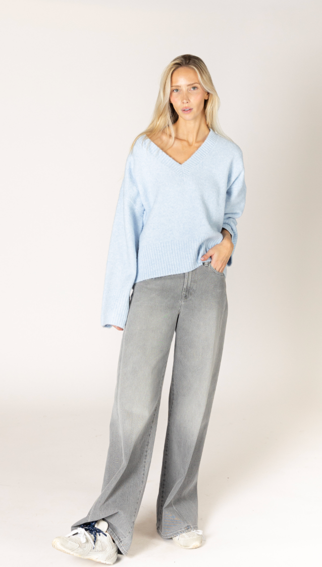 ETTA MUST HAVE SWEATER