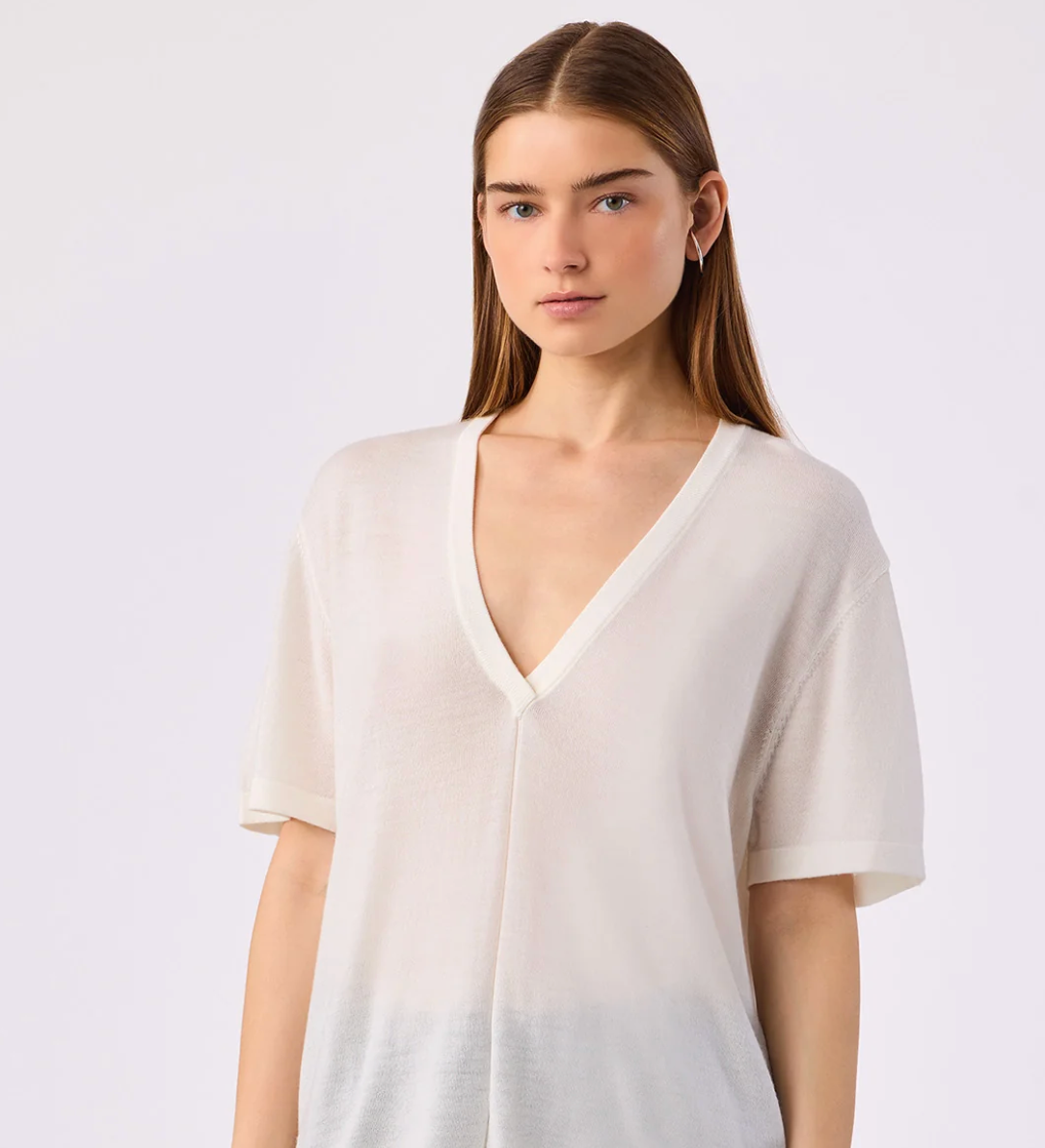 PHOEBE VNECK TEE